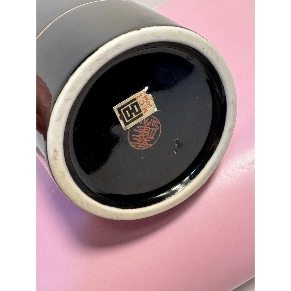 VTG Japanese  Vase Iris and Kingfisher Motif.  Black‎ Enamel Fast Shipping